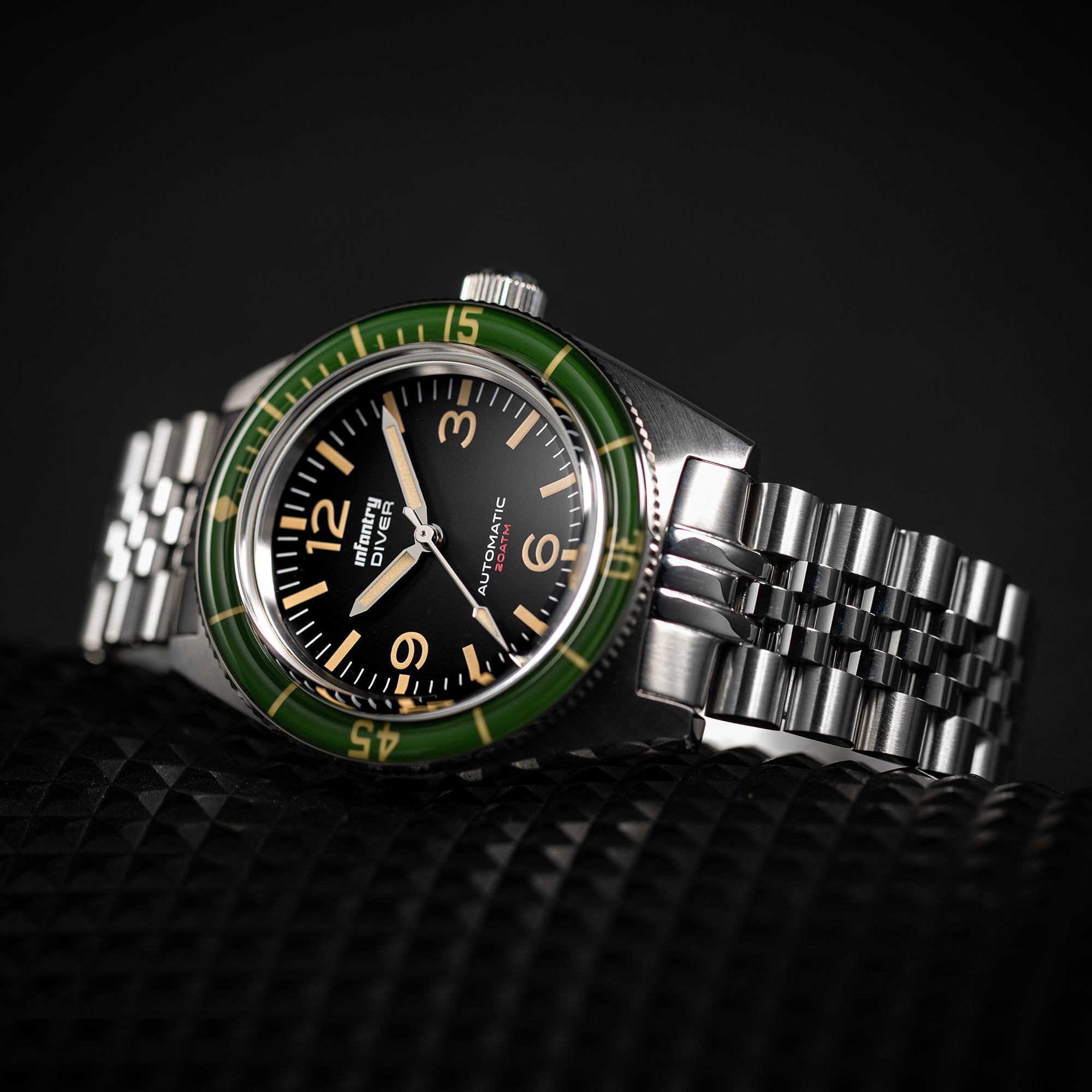 The Vintage Diver (Green)
